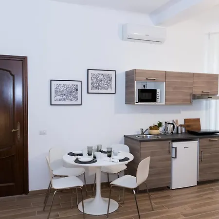 Hemeras Boutique Homes - 4 Design Near Central Station Appartement
